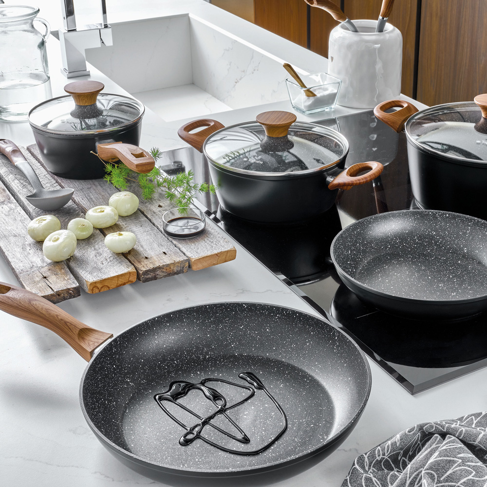 Linea Premium Black